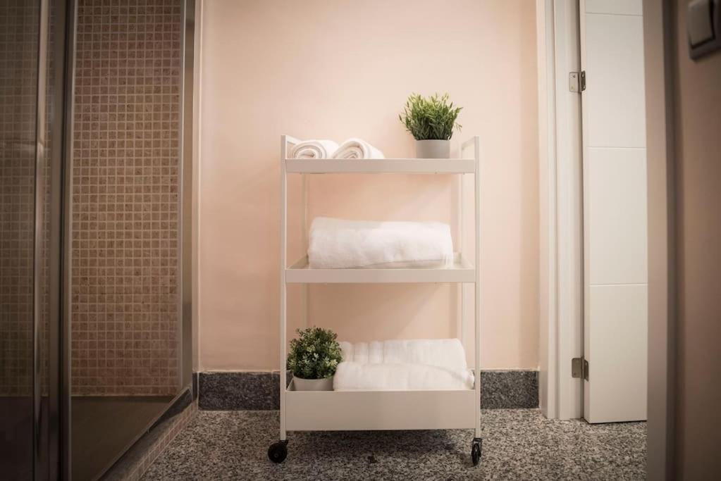 Apartamento En Centro Historico Con Patio Romano San Lorenzo de El Escorial Exteriör bild